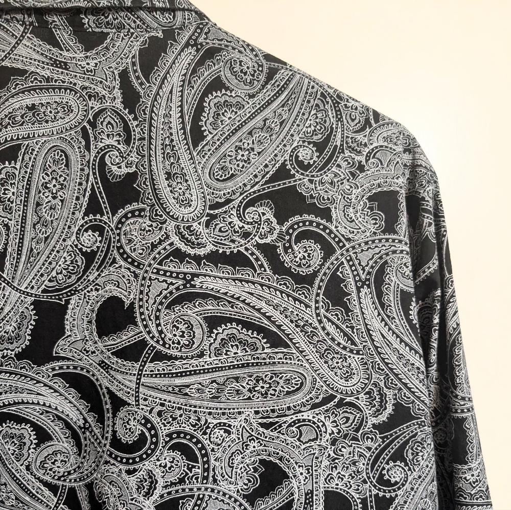 Perry Ellis Men's Black & White Paisley Button Down - 100% Cotton - Size M - Picture 3 of 4